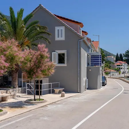 Boutique Seaside Апартаменти